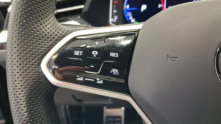 VOLKSWAGEN Arteon -