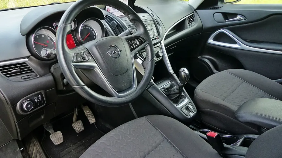 OPEL Zafira -
