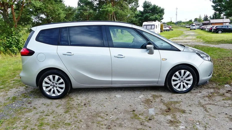 OPEL Zafira -