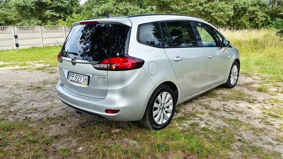 OPEL Zafira -