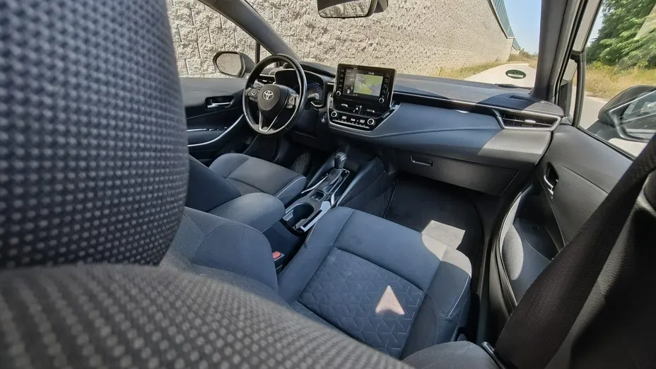TOYOTA Corolla -