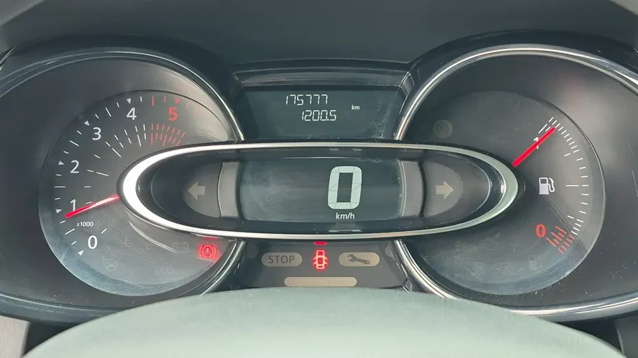 RENAULT Clio -