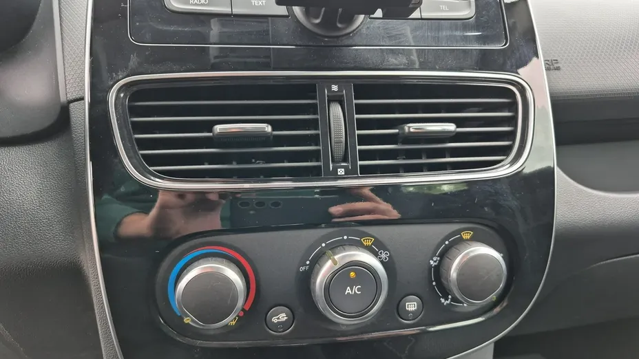 RENAULT Clio -