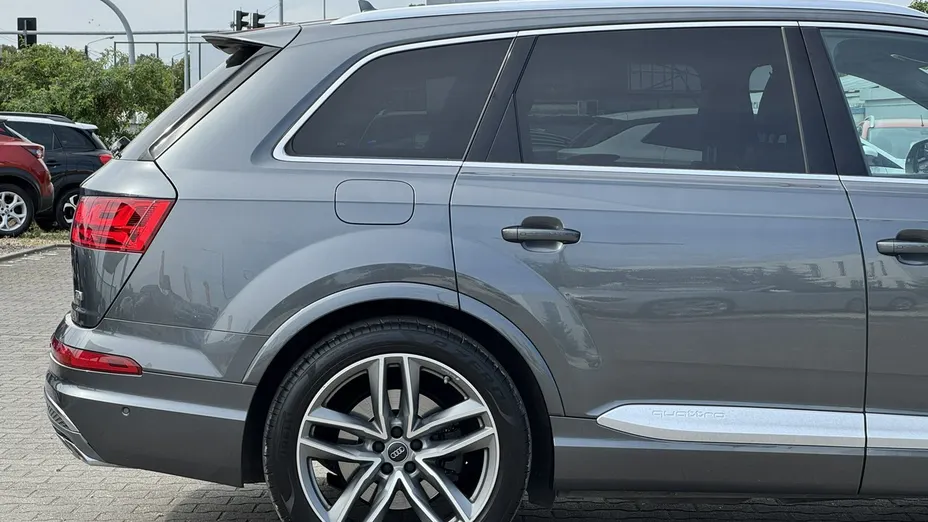 AUDI SQ7 -