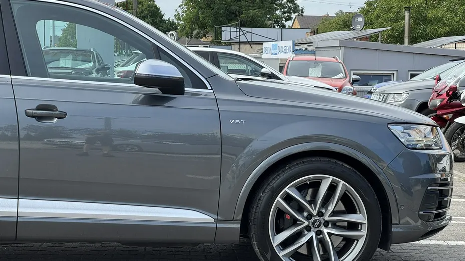 AUDI SQ7 -