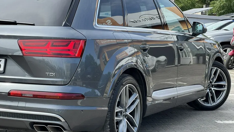 AUDI SQ7 -