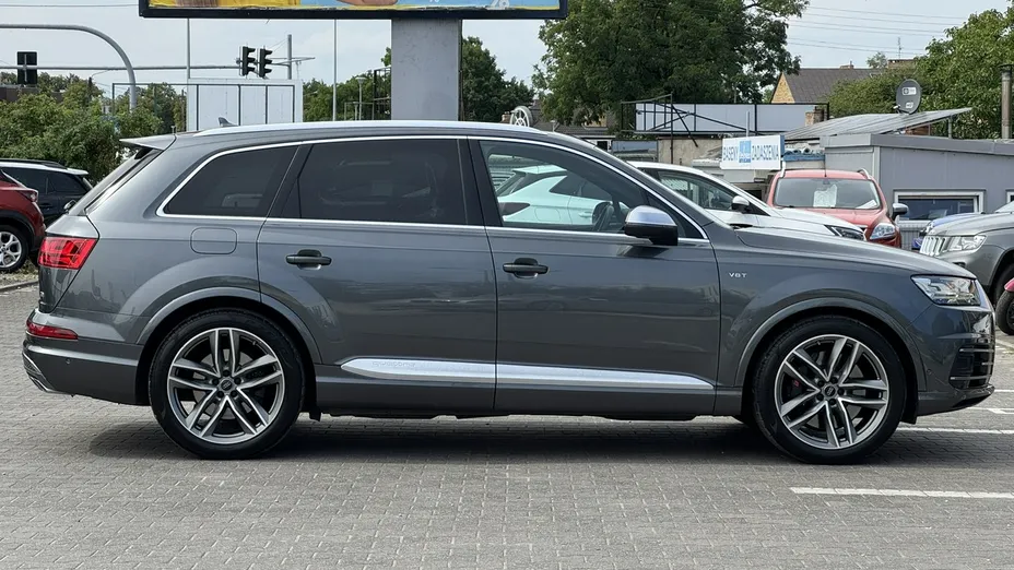 AUDI SQ7 -