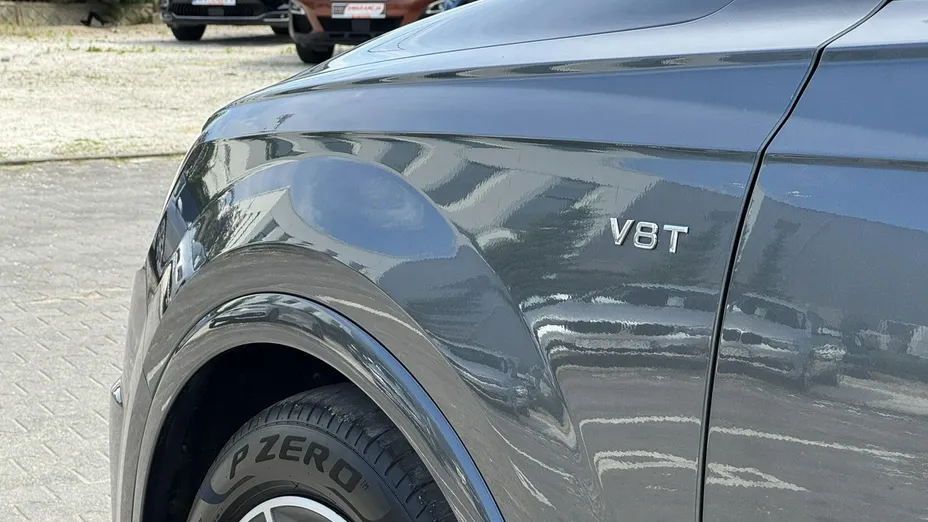 AUDI SQ7 -