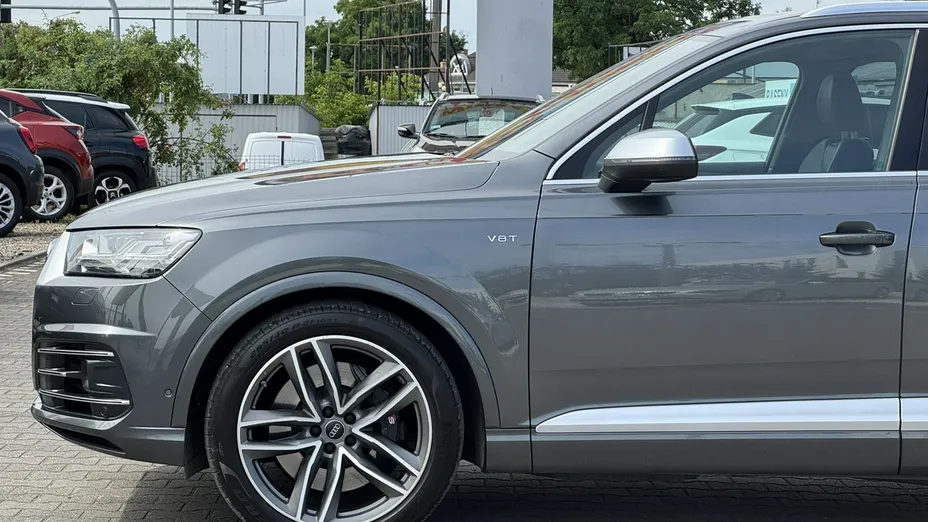 AUDI SQ7 -