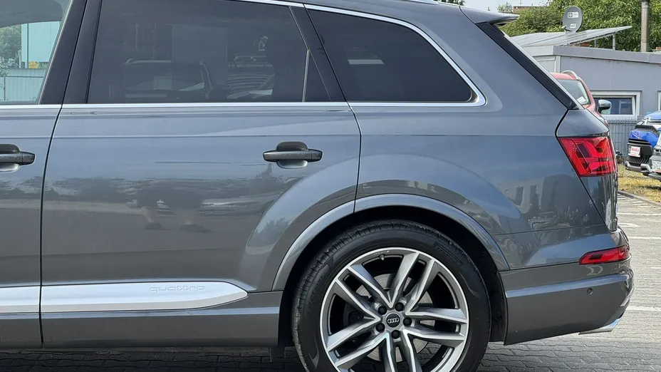 AUDI SQ7 -