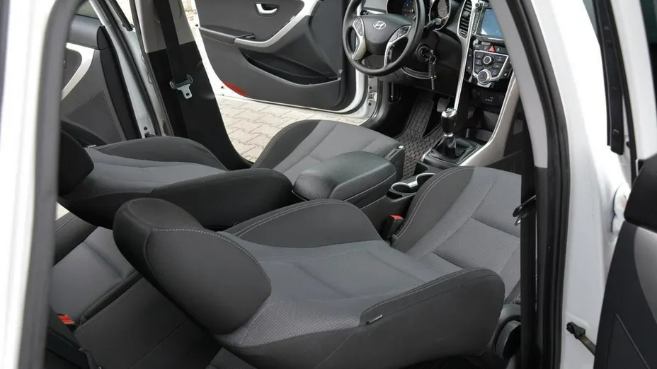 HYUNDAI i30 -