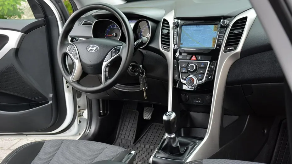 HYUNDAI i30 -