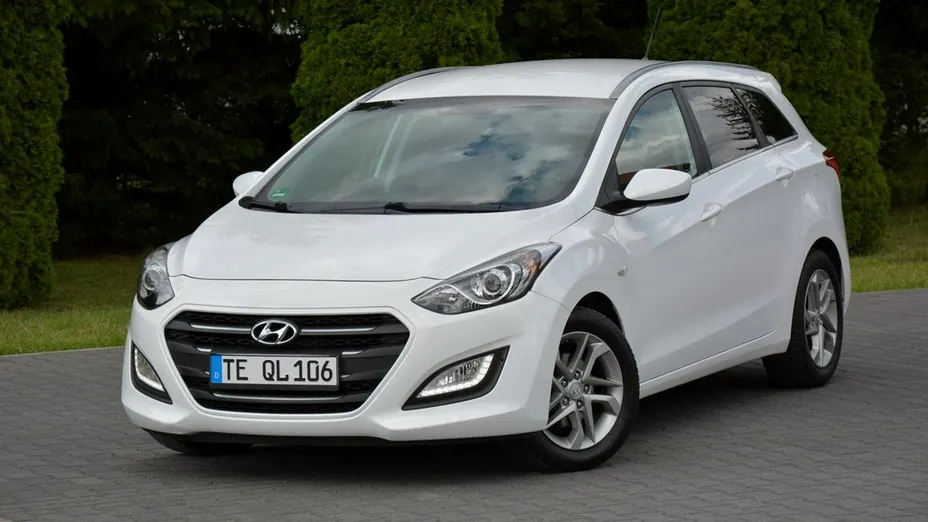 HYUNDAI i30 -