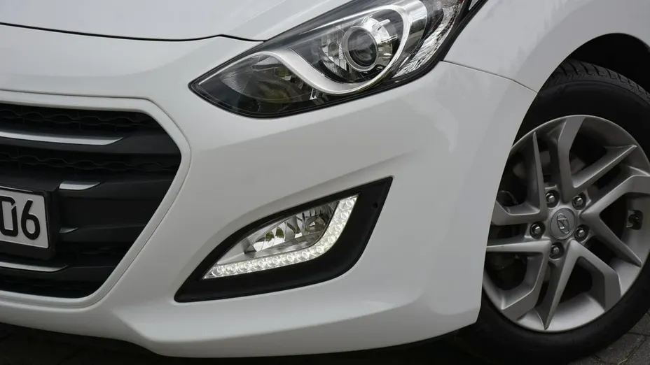 HYUNDAI i30 -