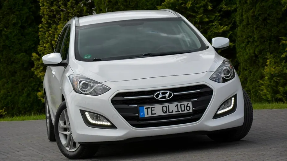 HYUNDAI i30 -