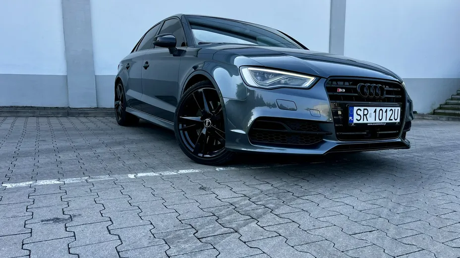 AUDI S3 Limousine -