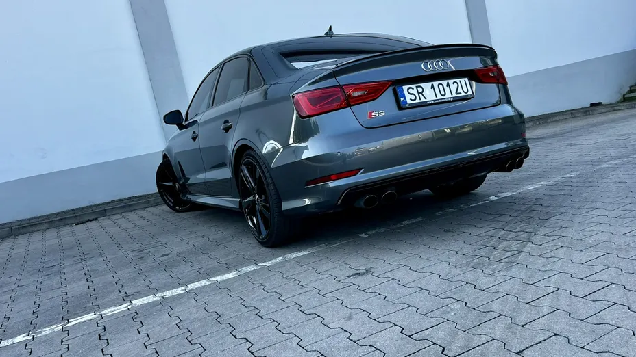 AUDI S3 Limousine -