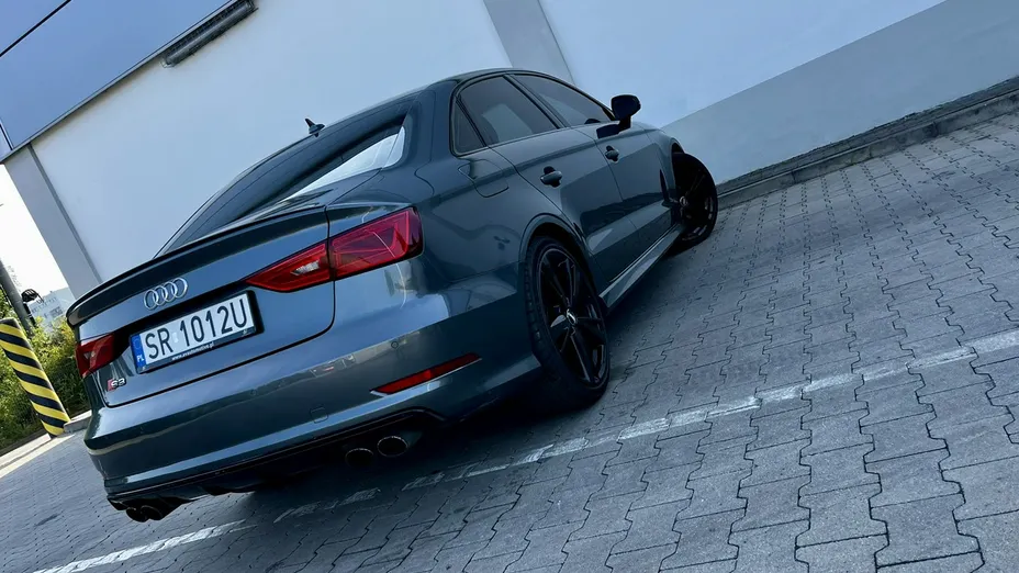 AUDI S3 Limousine -