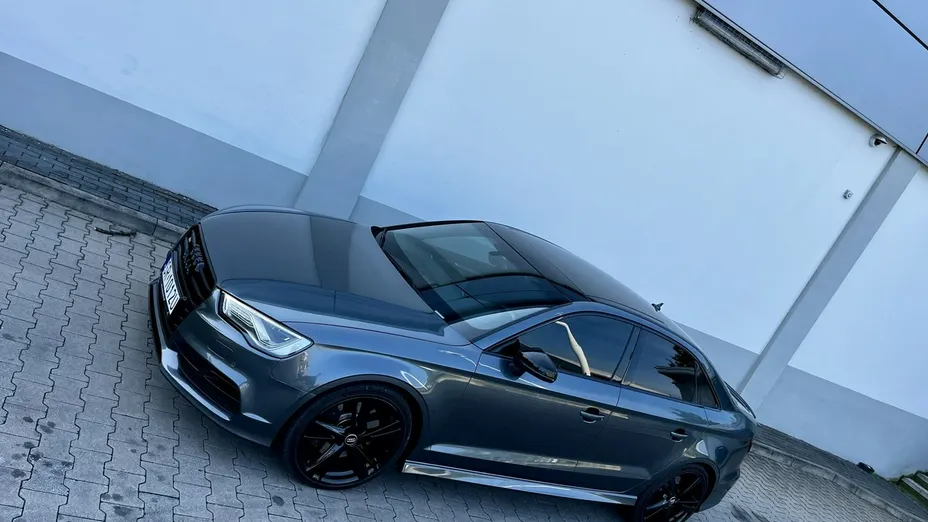 AUDI S3 Limousine -