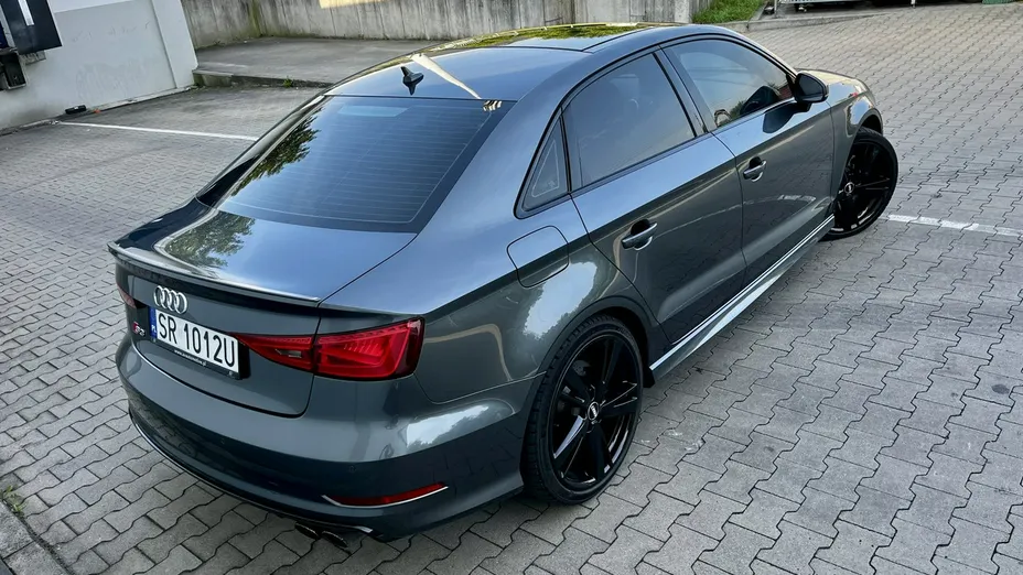 AUDI S3 Limousine -