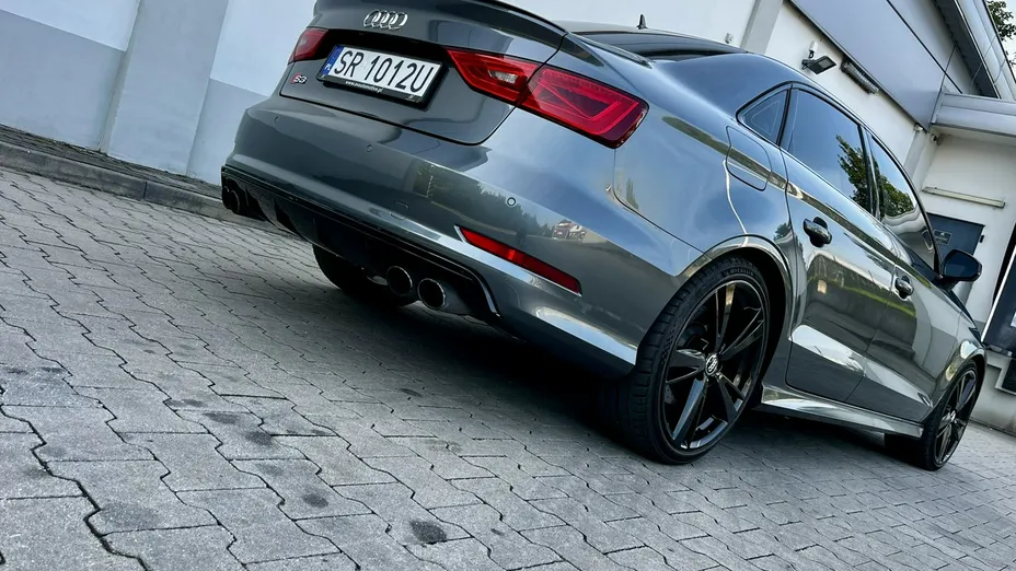 AUDI S3 Limousine -
