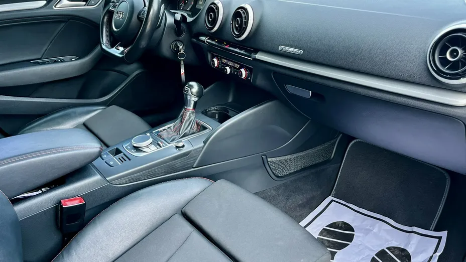 AUDI S3 Limousine -