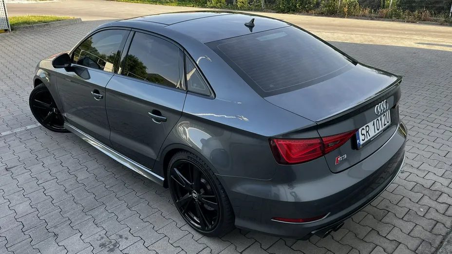 AUDI S3 Limousine -