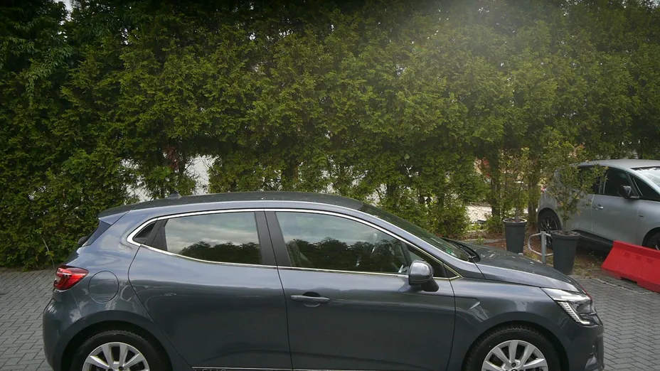 RENAULT Clio -