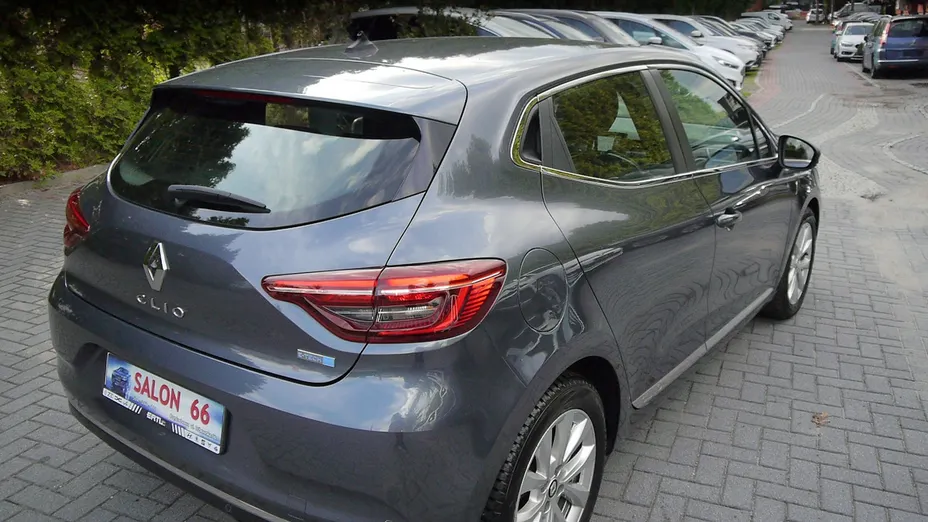 RENAULT Clio -