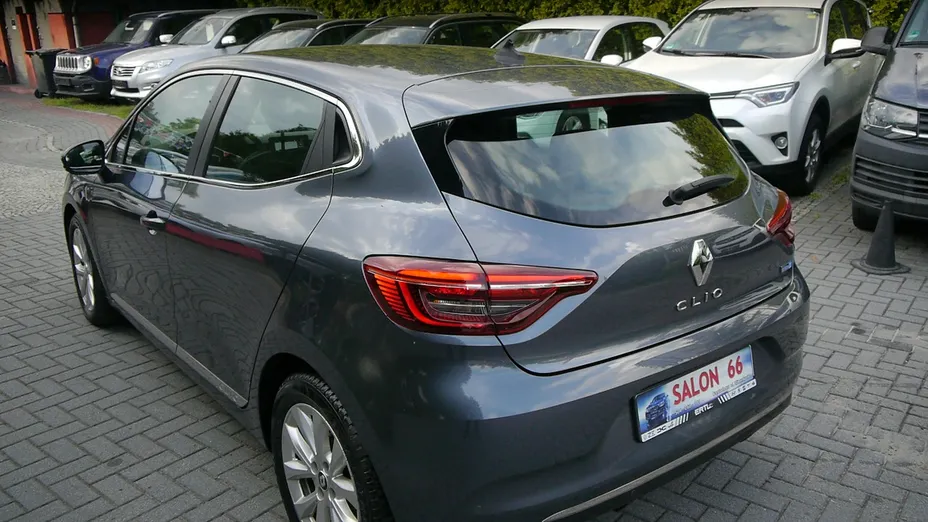 RENAULT Clio -