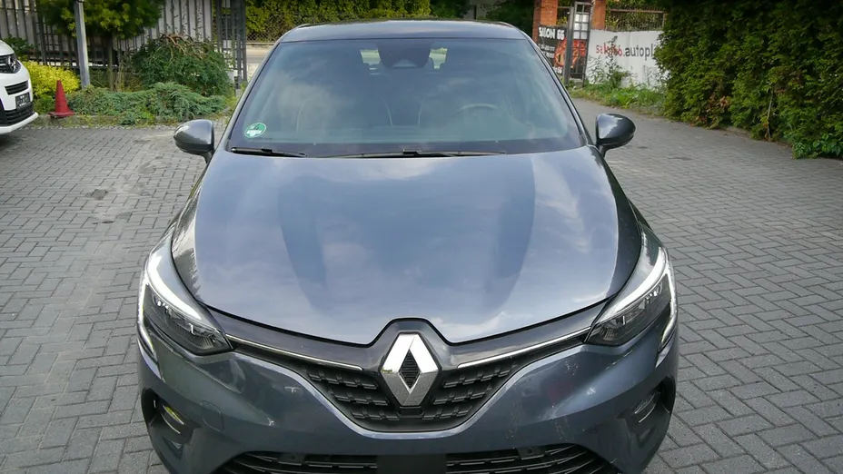 RENAULT Clio -