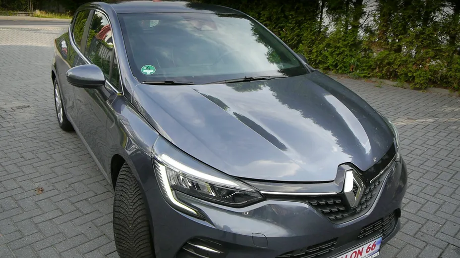 RENAULT Clio -