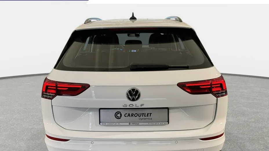 VOLKSWAGEN Golf -