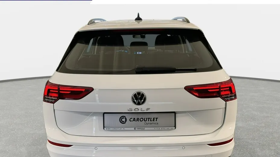 VOLKSWAGEN Golf -