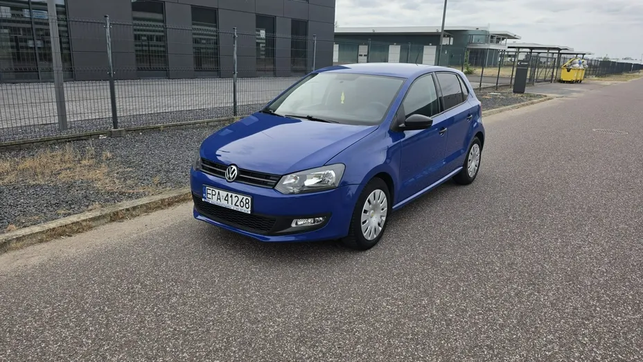 VOLKSWAGEN Polo -