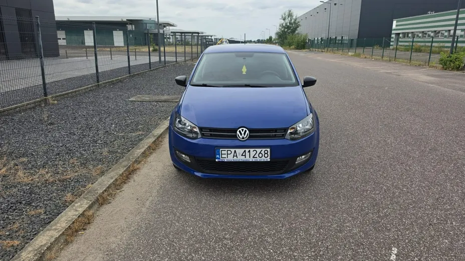 VOLKSWAGEN Polo -