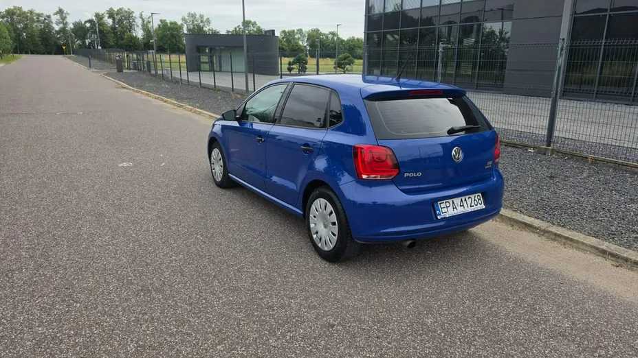 VOLKSWAGEN Polo -
