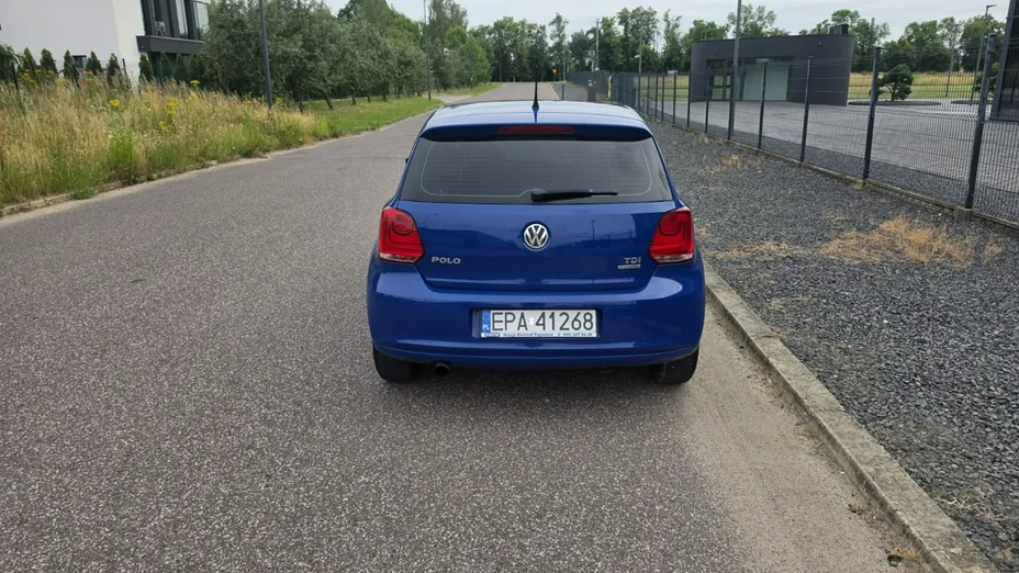 VOLKSWAGEN Polo -