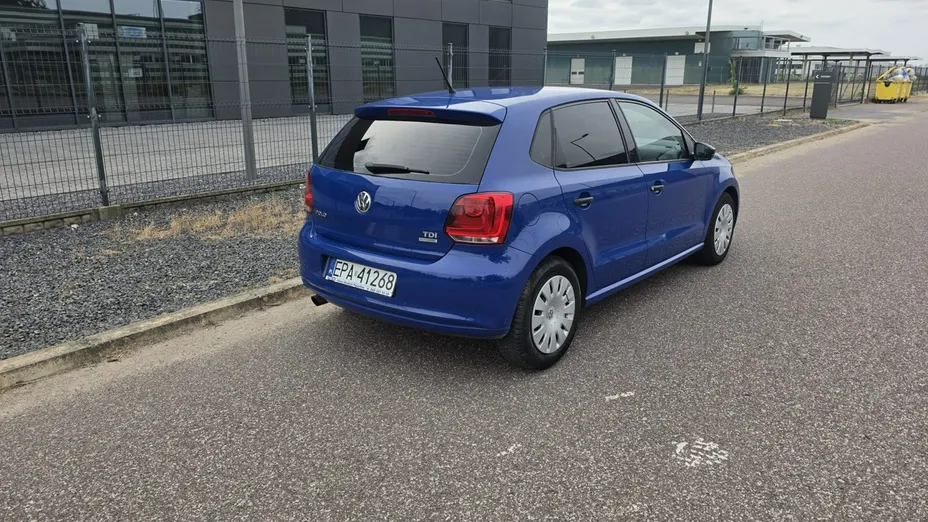VOLKSWAGEN Polo -