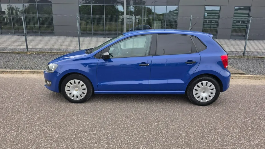 VOLKSWAGEN Polo -