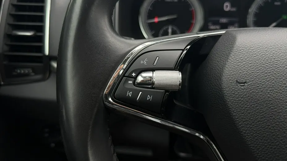SKODA Karoq -