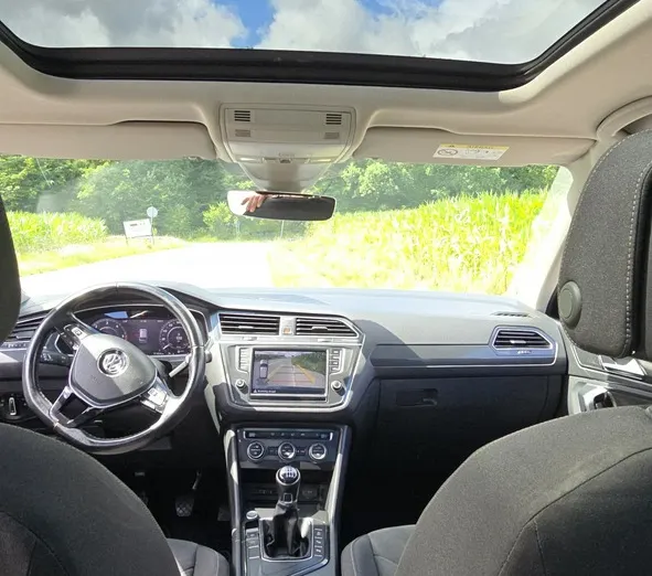 VOLKSWAGEN Tiguan -
