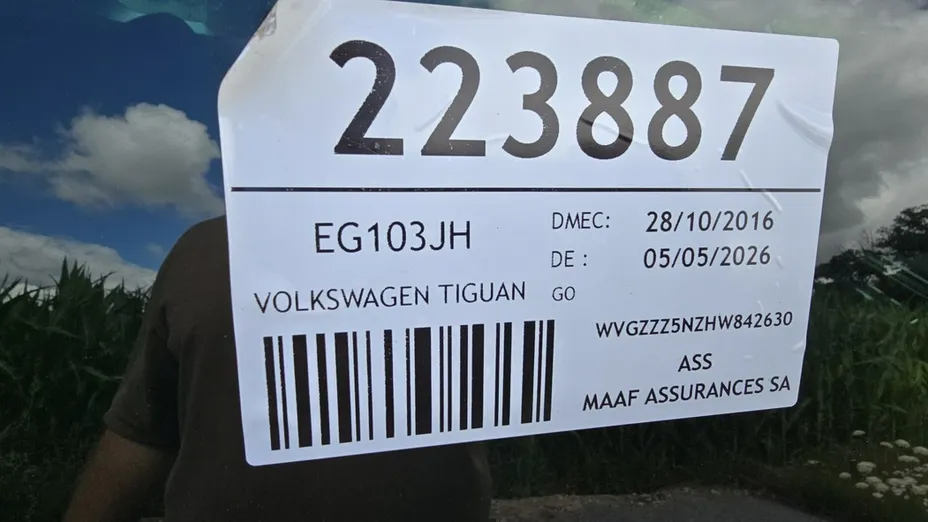 VOLKSWAGEN Tiguan -