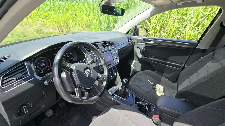 VOLKSWAGEN Tiguan -