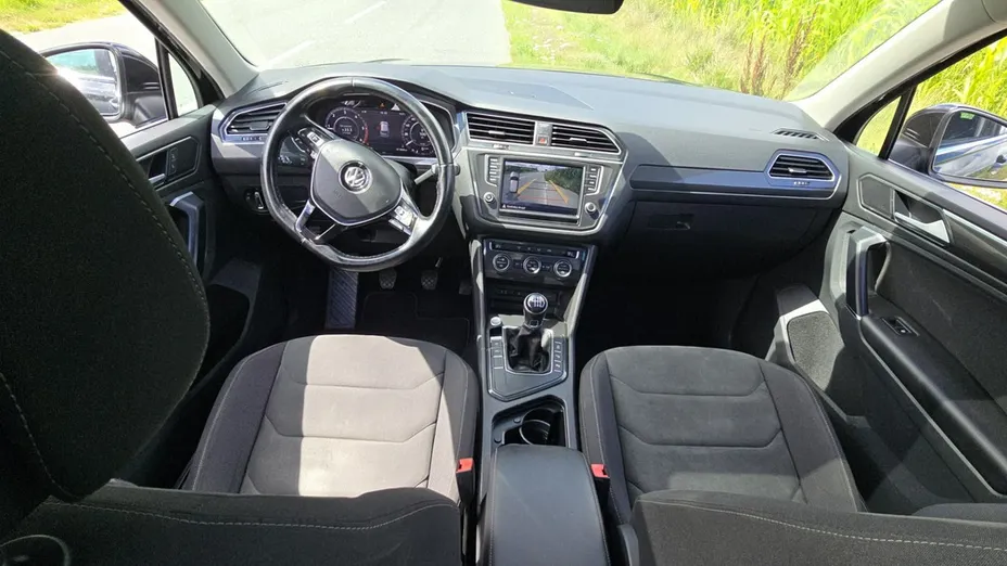 VOLKSWAGEN Tiguan -