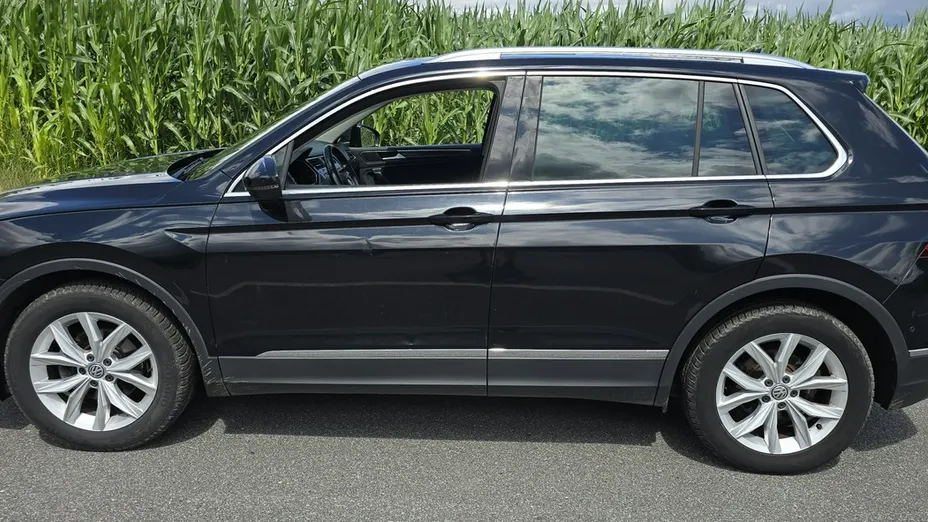 VOLKSWAGEN Tiguan -
