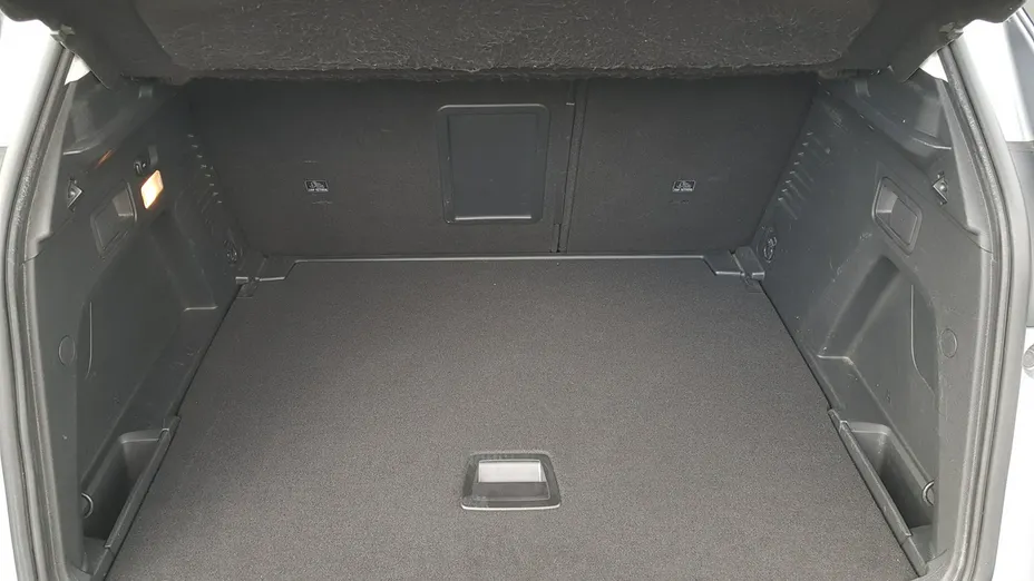 PEUGEOT 3008 -