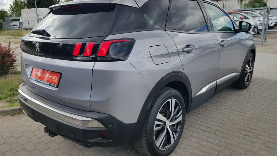 PEUGEOT 3008 -