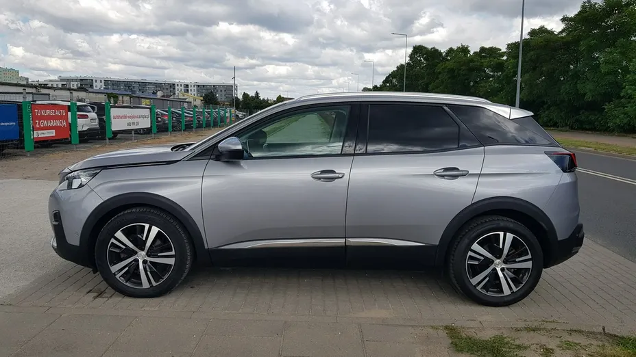 PEUGEOT 3008 -