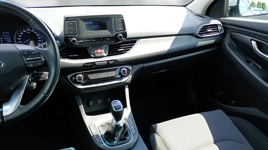 HYUNDAI i30 -
